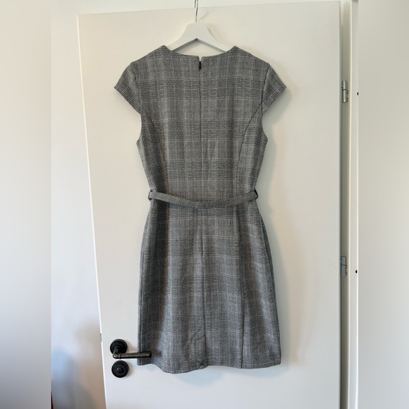 H & M dress - Picture 4 of 6